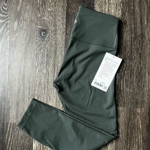 Lululemon Wunder Train High Rise Crop 23” Size 6